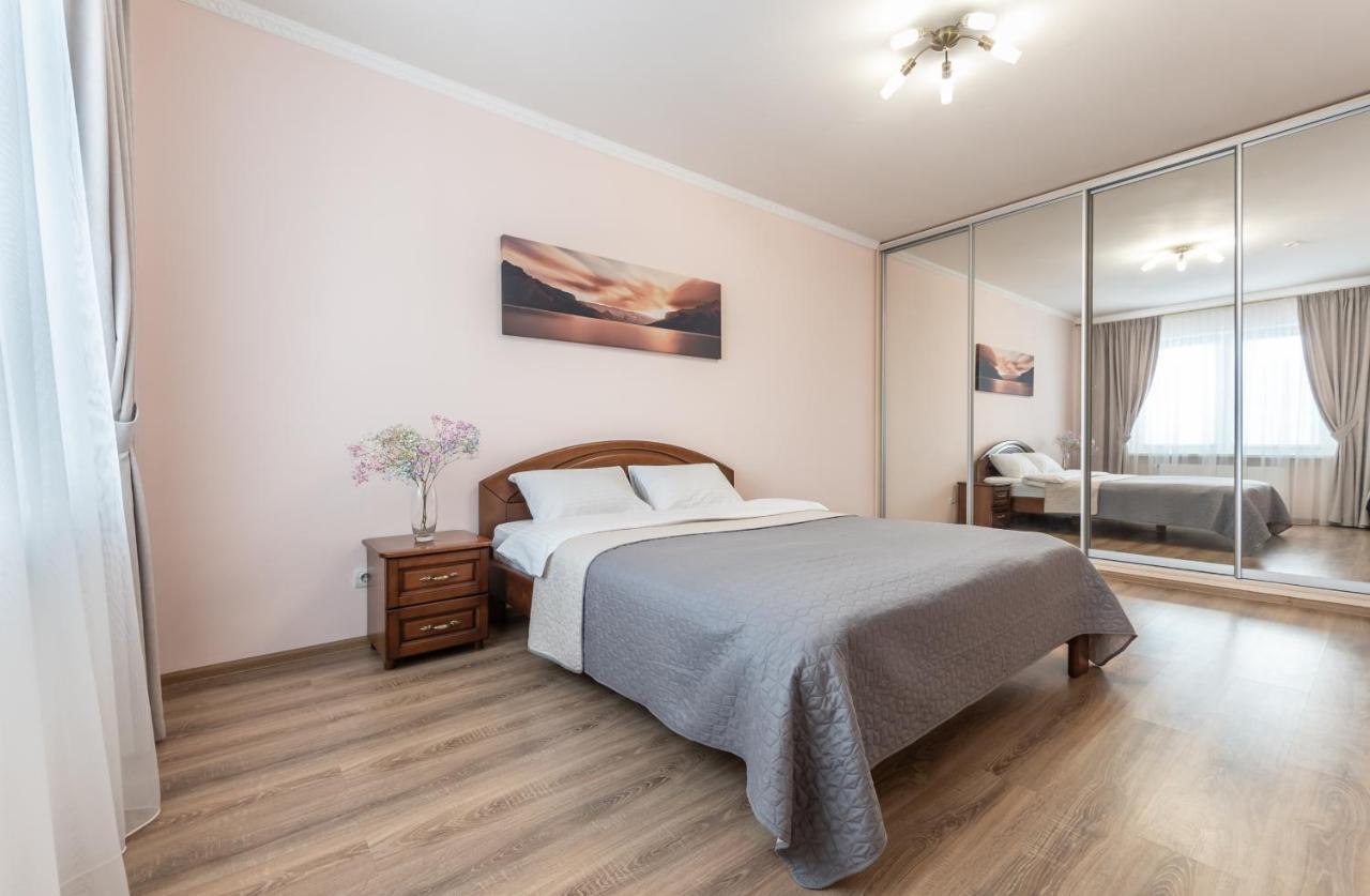 Осокорки Русовой 3 Apartman Kijev Kültér fotó